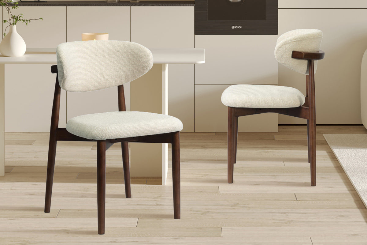 Chaise Clara – frêne noyer tissu beige monté