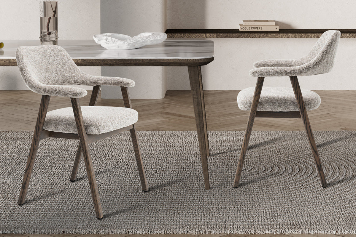 Chaise Coralie – chêne massif fumé tissu sable