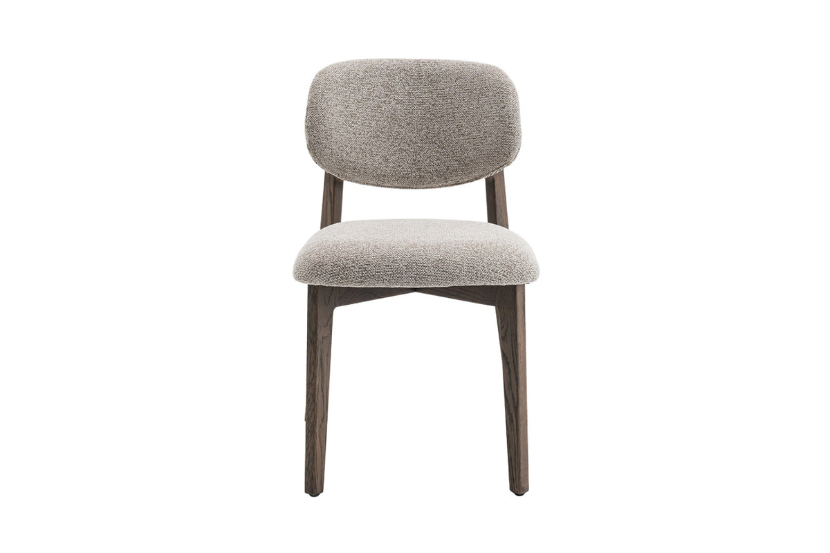 Chaise Carmen – chêne fumé tissu sable monté