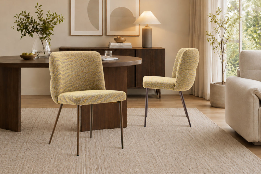 Chaise Alix – tissu jaune, pied noyer